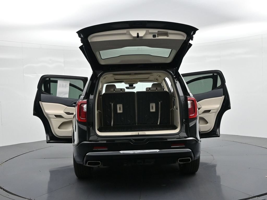 GMC Acadia Vehicle Full-screen Gallery Image 27