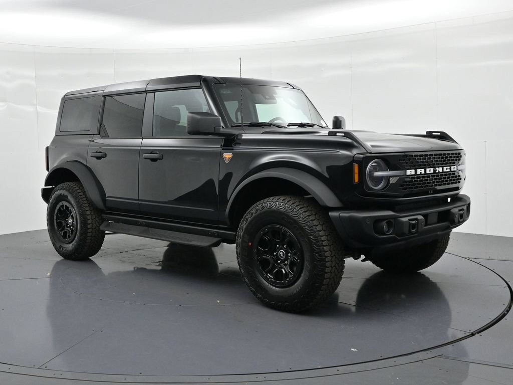 Ford Bronco Vehicle Full-screen Gallery Image 4