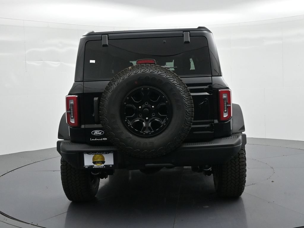 Ford Bronco Vehicle Full-screen Gallery Image 7