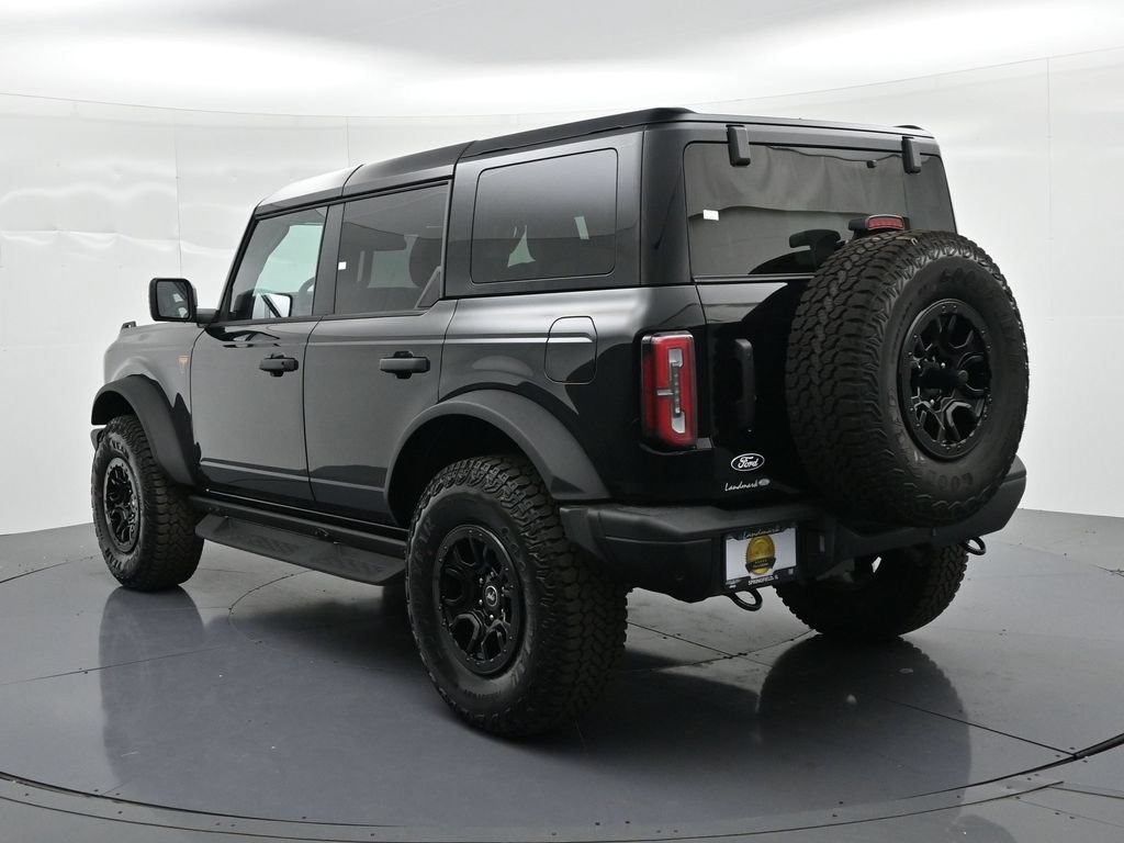 Ford Bronco Vehicle Full-screen Gallery Image 8