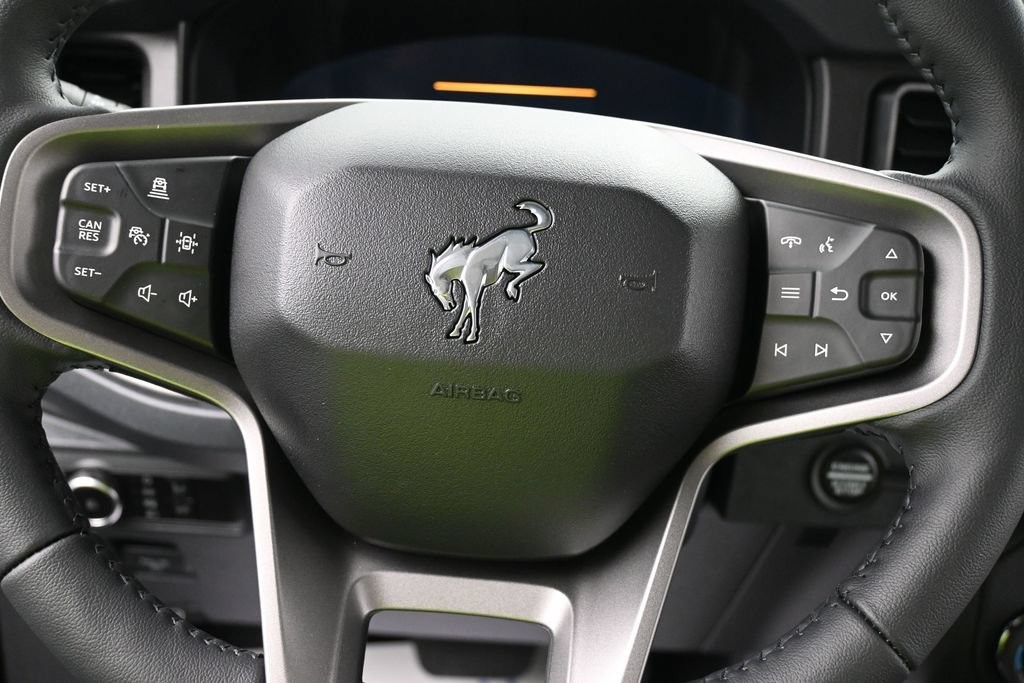 Ford Bronco Vehicle Full-screen Gallery Image 14