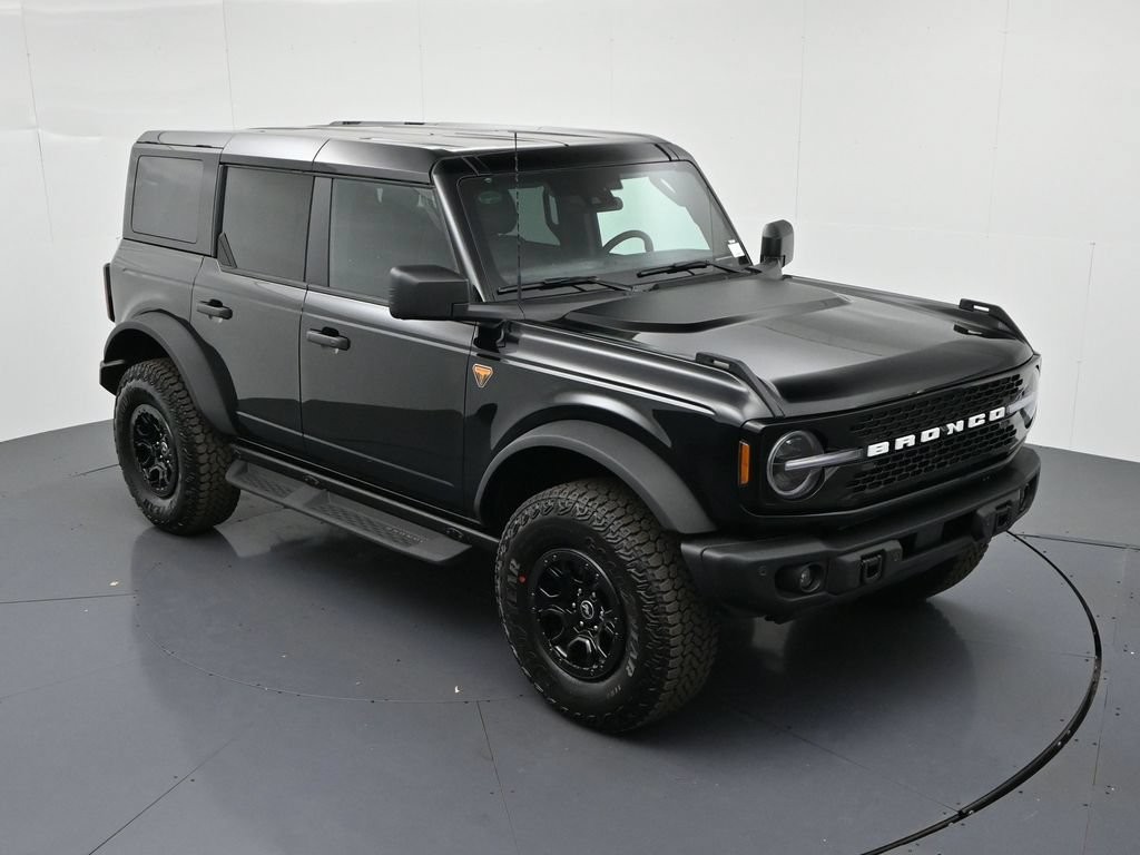 Ford Bronco Vehicle Full-screen Gallery Image 16