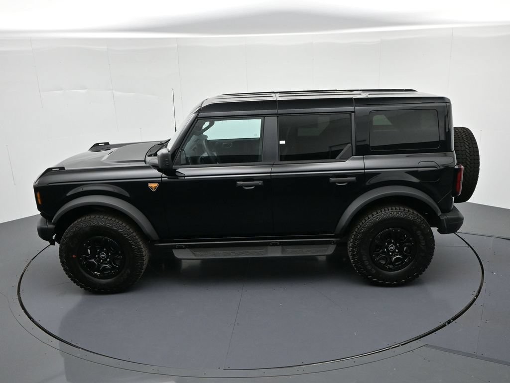 Ford Bronco Vehicle Full-screen Gallery Image 19