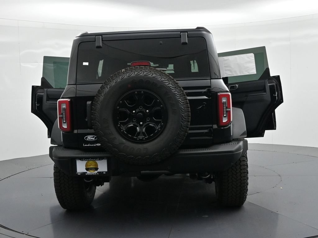 Ford Bronco Vehicle Full-screen Gallery Image 27