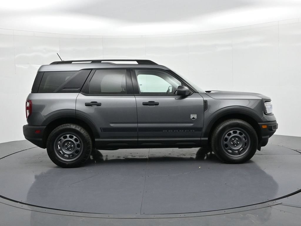 Ford Bronco Sport Vehicle Full-screen Gallery Image 05