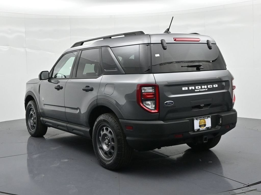 Ford Bronco Sport Vehicle Full-screen Gallery Image 08