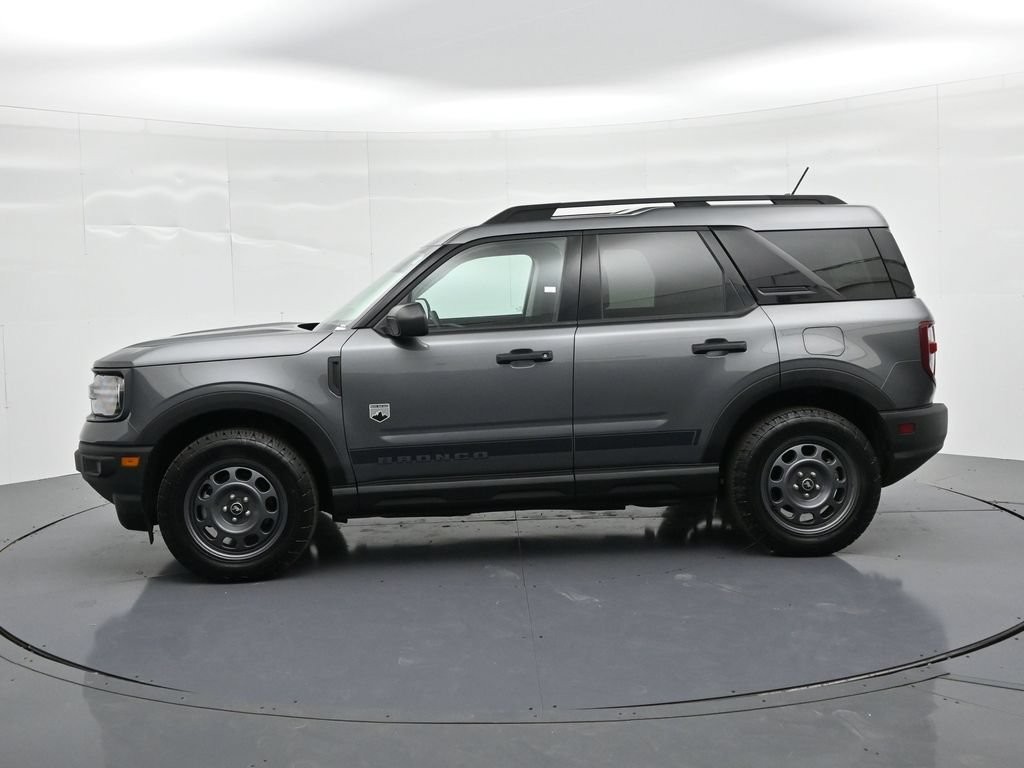 Ford Bronco Sport Vehicle Full-screen Gallery Image 09