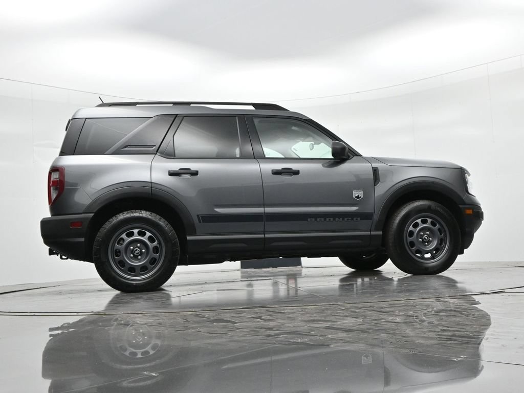 Ford Bronco Sport Vehicle Full-screen Gallery Image 23