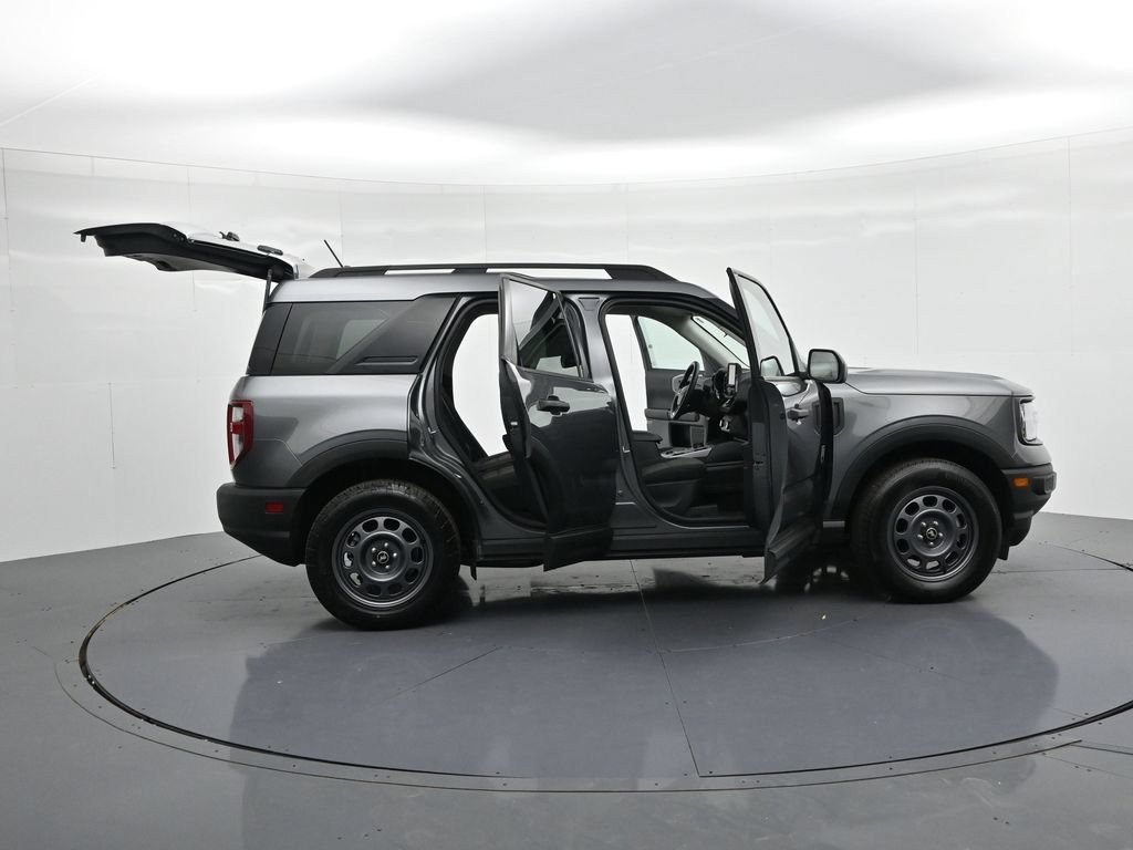 Ford Bronco Sport Vehicle Full-screen Gallery Image 24