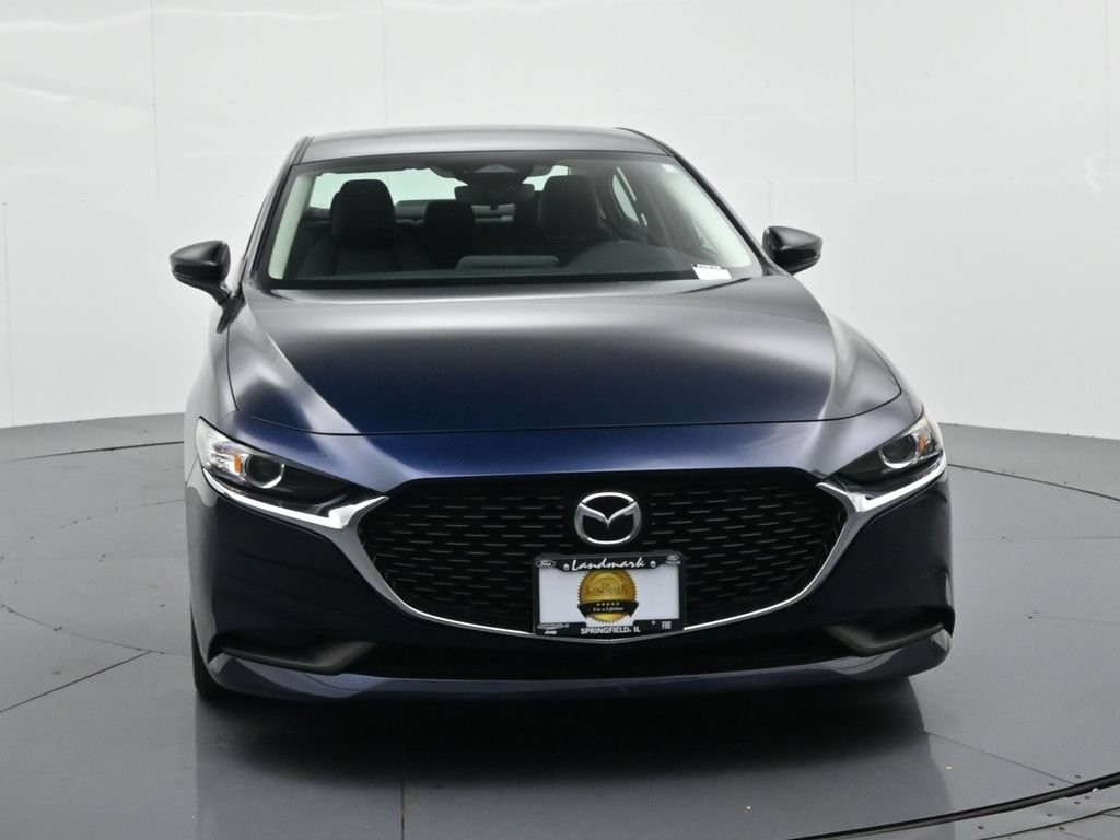 Mazda Mazda3 Vehicle Full-screen Gallery Image 3