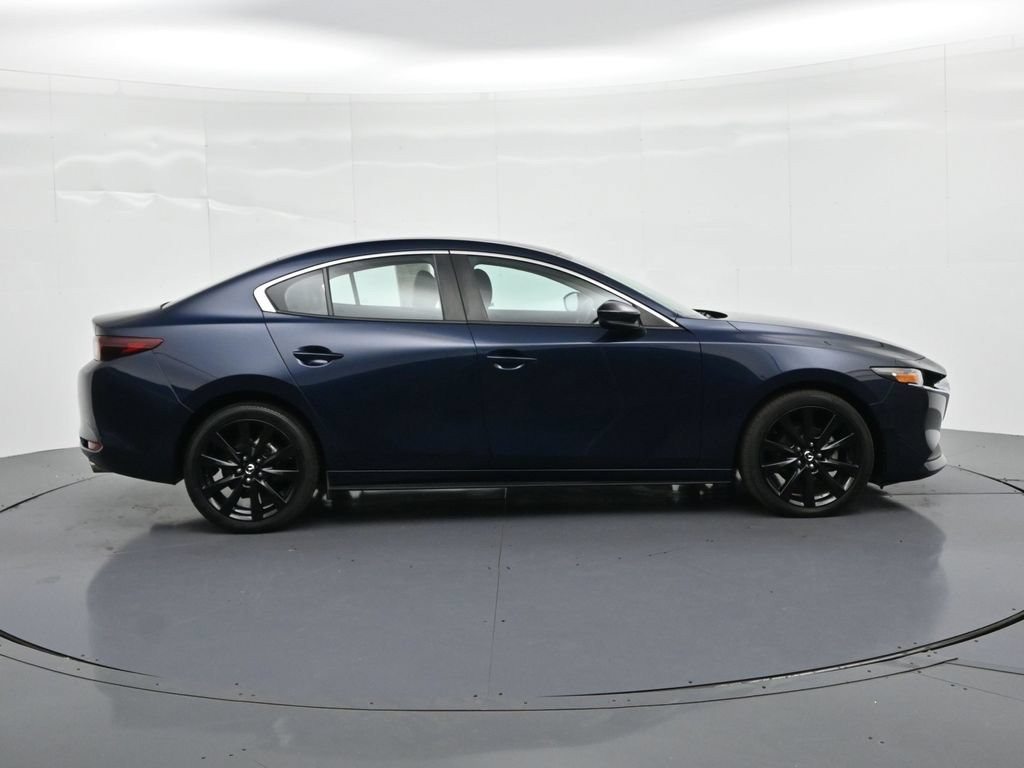 Mazda Mazda3 Vehicle Full-screen Gallery Image 5