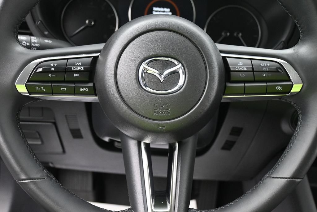 Mazda Mazda3 Vehicle Full-screen Gallery Image 14