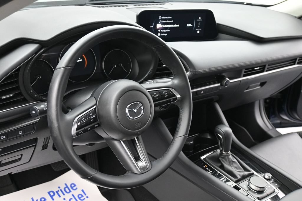 Mazda Mazda3 Vehicle Full-screen Gallery Image 15