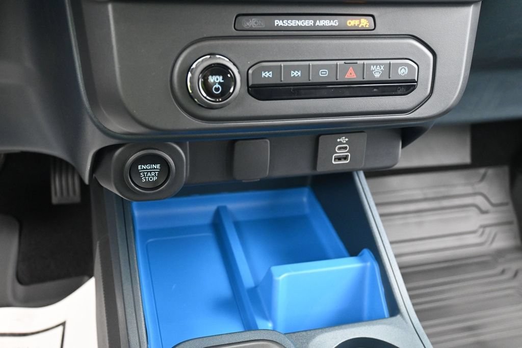 Ford Maverick Vehicle Full-screen Gallery Image 11