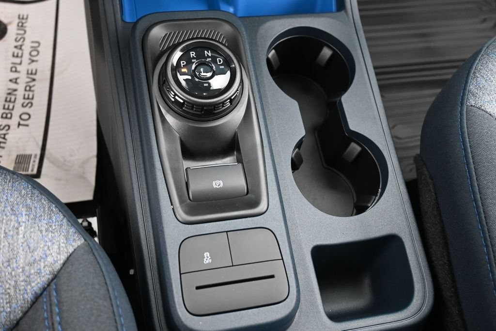 Ford Maverick Vehicle Full-screen Gallery Image 12