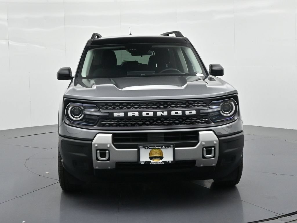 Ford Bronco Sport Vehicle Full-screen Gallery Image 3