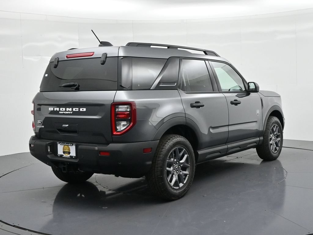 Ford Bronco Sport Vehicle Full-screen Gallery Image 6