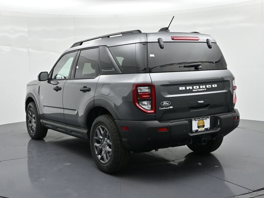 Ford Bronco Sport Vehicle Full-screen Gallery Image 8