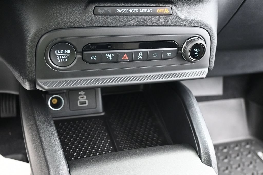 Ford Bronco Sport Vehicle Full-screen Gallery Image 11
