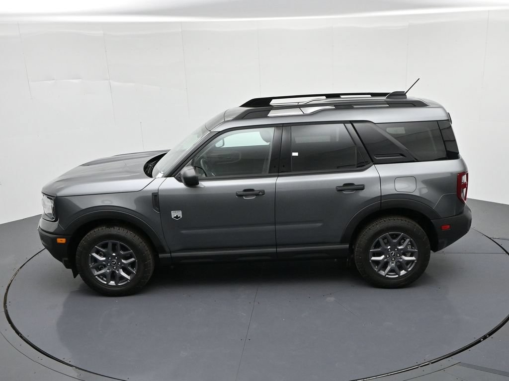Ford Bronco Sport Vehicle Full-screen Gallery Image 18