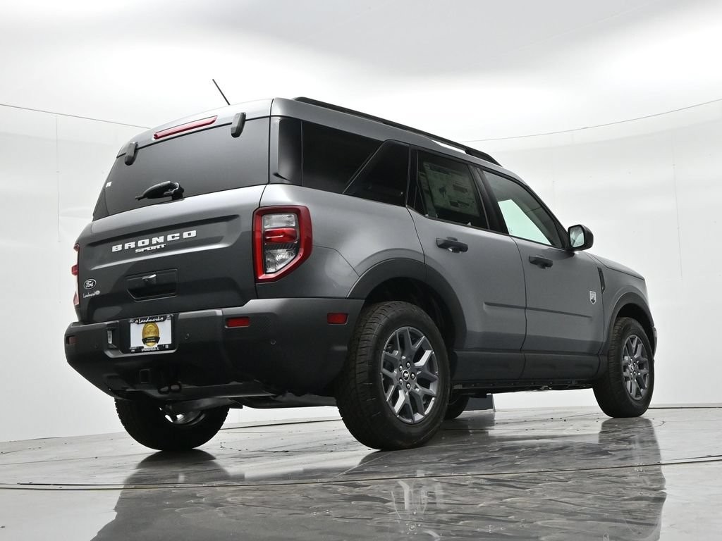 Ford Bronco Sport Vehicle Full-screen Gallery Image 21