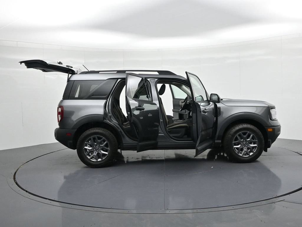 Ford Bronco Sport Vehicle Full-screen Gallery Image 23