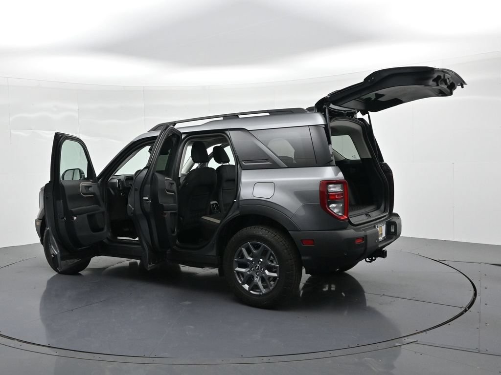Ford Bronco Sport Vehicle Full-screen Gallery Image 24