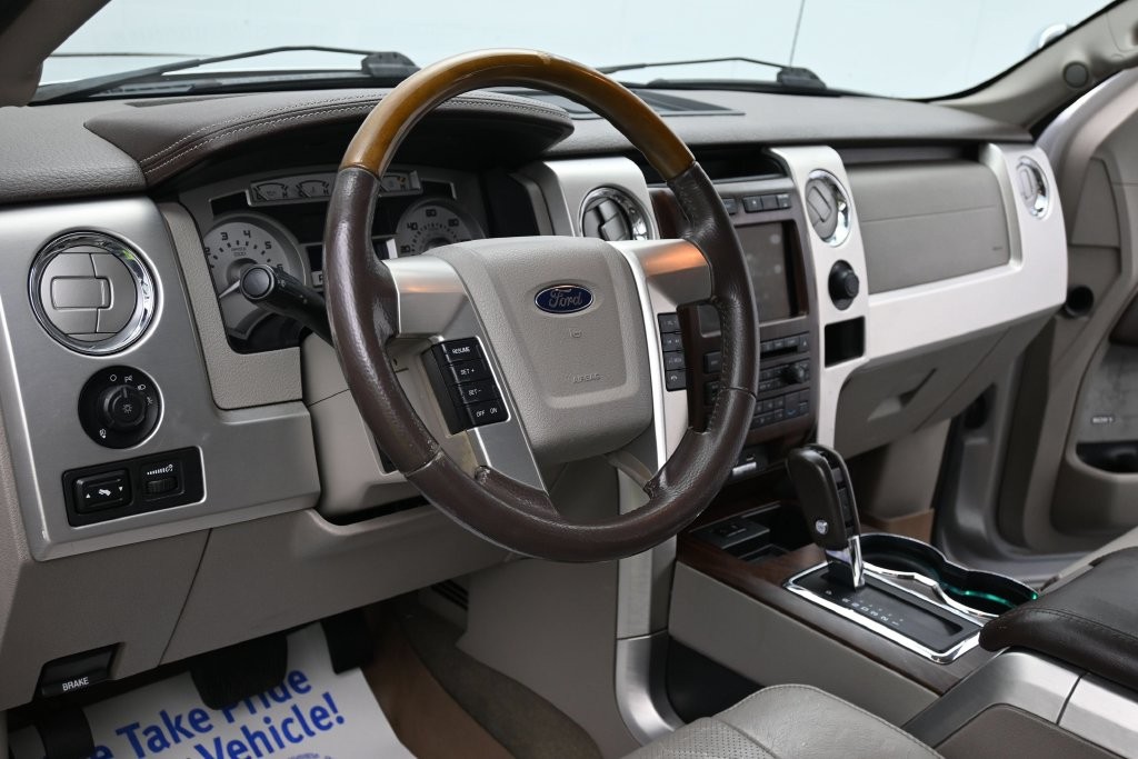 Ford F-150 Vehicle Full-screen Gallery Image 14