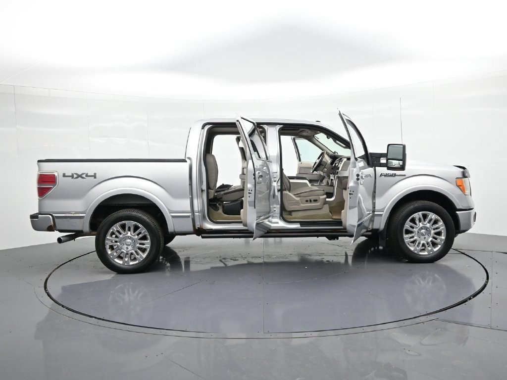 Ford F-150 Vehicle Full-screen Gallery Image 23