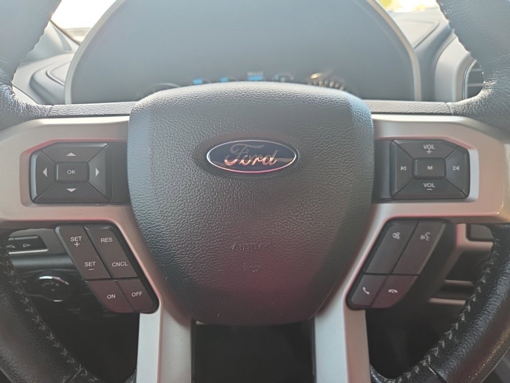 Ford F-150 Vehicle Full-screen Gallery Image 14
