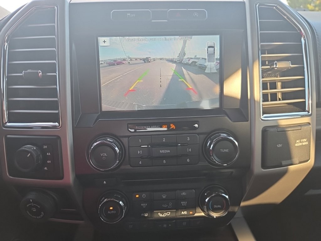 Ford F-150 Vehicle Full-screen Gallery Image 17