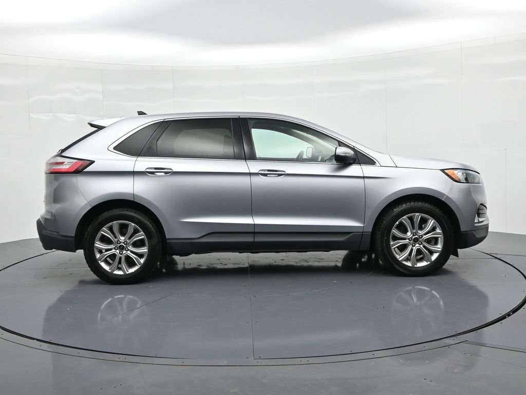 Ford Edge Vehicle Full-screen Gallery Image 05