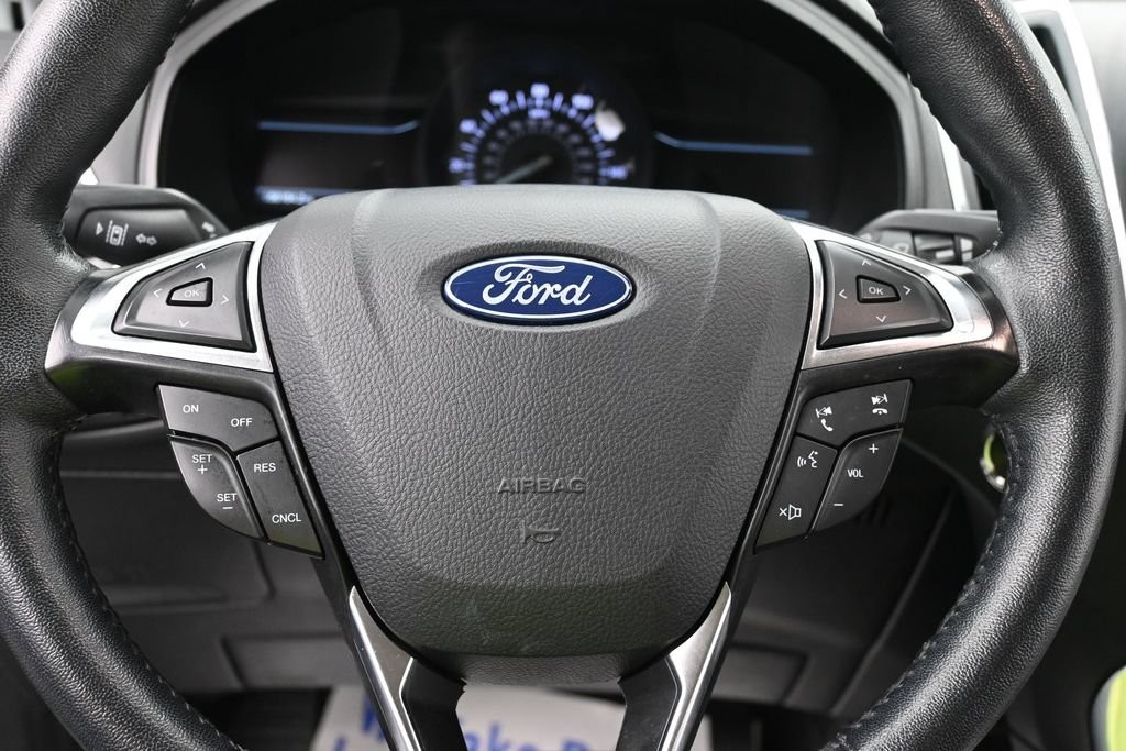 Ford Edge Vehicle Full-screen Gallery Image 13
