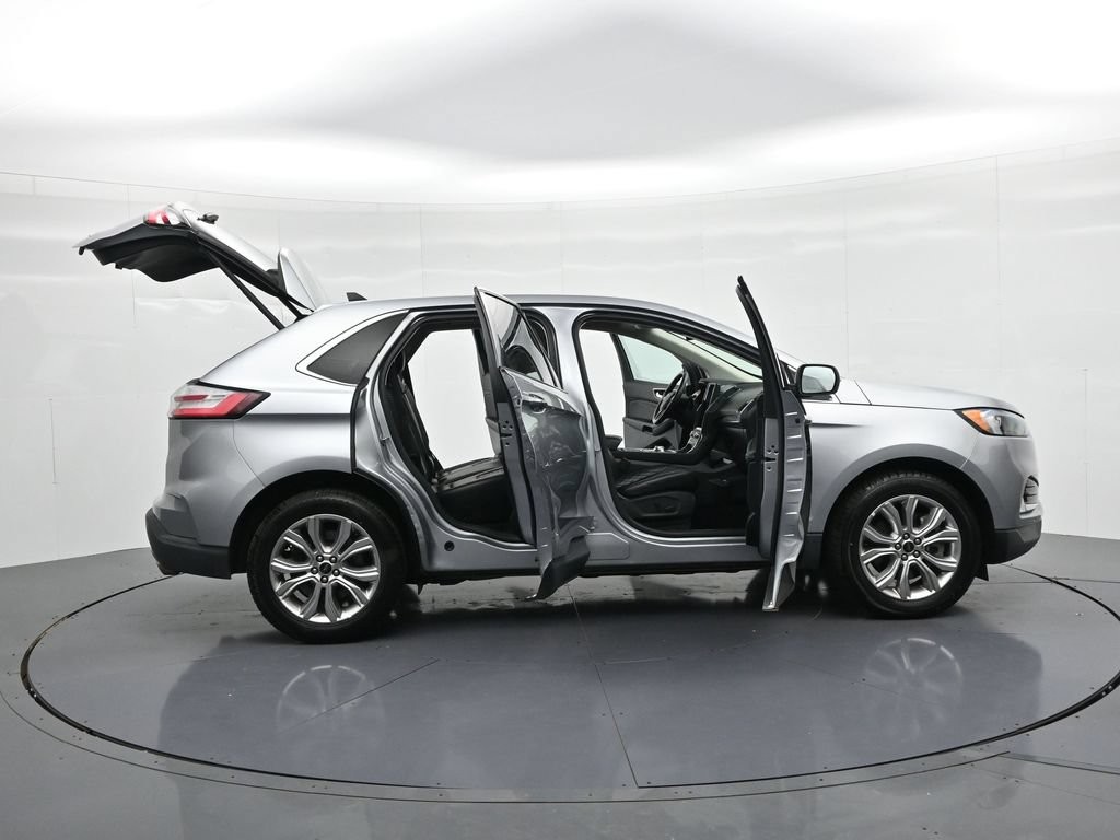 Ford Edge Vehicle Full-screen Gallery Image 23