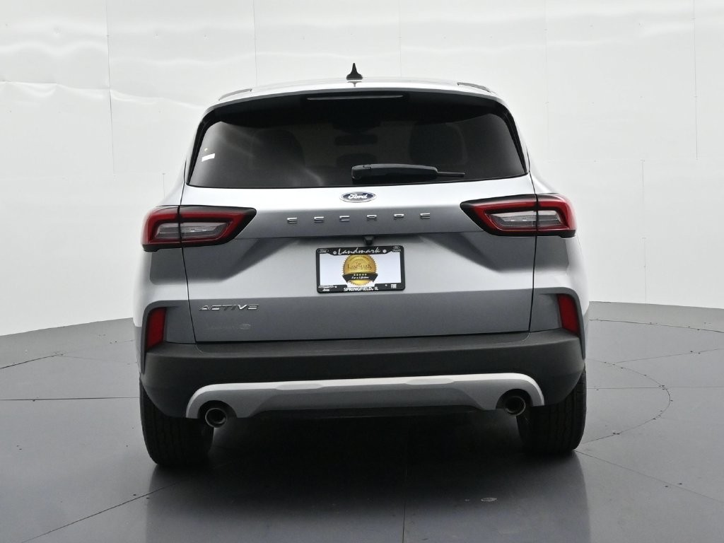 Ford Escape Vehicle Full-screen Gallery Image 07