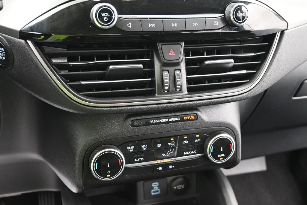 Ford Escape Vehicle Full-screen Gallery Image 11