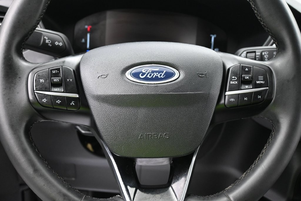 Ford Escape Vehicle Full-screen Gallery Image 14