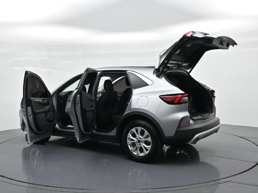 Ford Escape Vehicle Full-screen Gallery Image 26