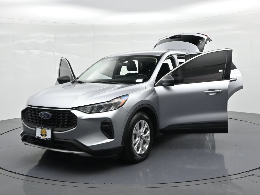 Ford Escape Vehicle Full-screen Gallery Image 27