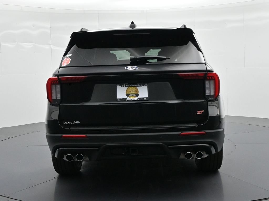 Ford Explorer Vehicle Full-screen Gallery Image 7