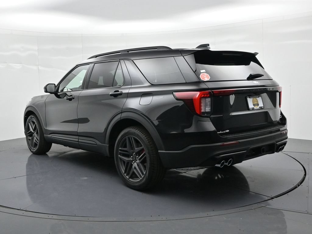 Ford Explorer Vehicle Full-screen Gallery Image 8