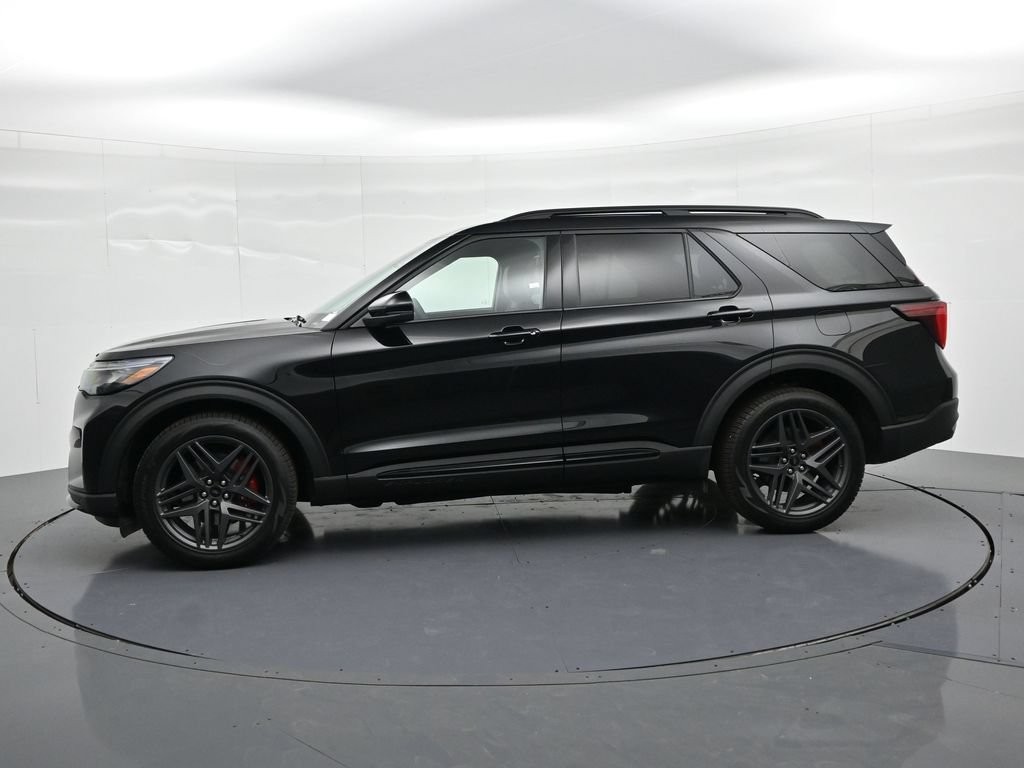 Ford Explorer Vehicle Full-screen Gallery Image 9