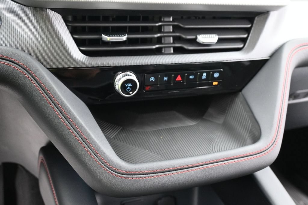 Ford Explorer Vehicle Full-screen Gallery Image 11