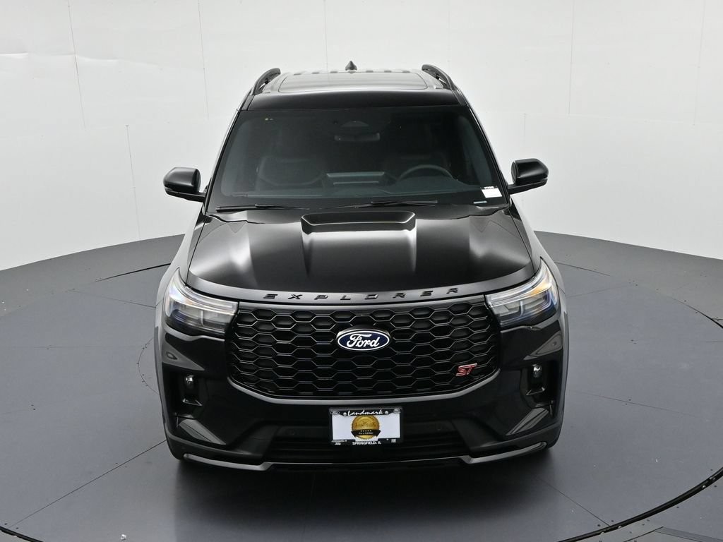 Ford Explorer Vehicle Full-screen Gallery Image 18