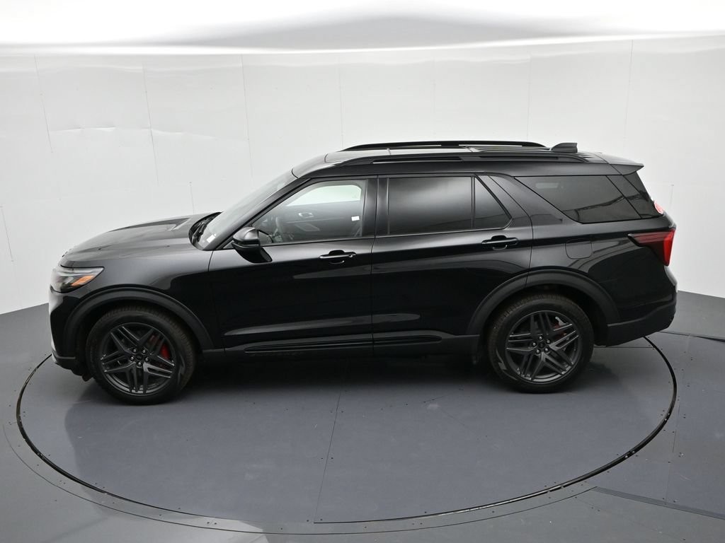Ford Explorer Vehicle Full-screen Gallery Image 20