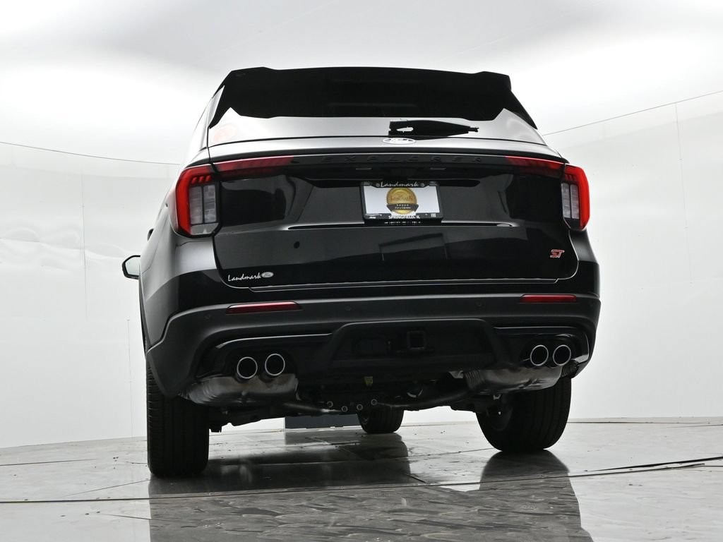 Ford Explorer Vehicle Full-screen Gallery Image 22