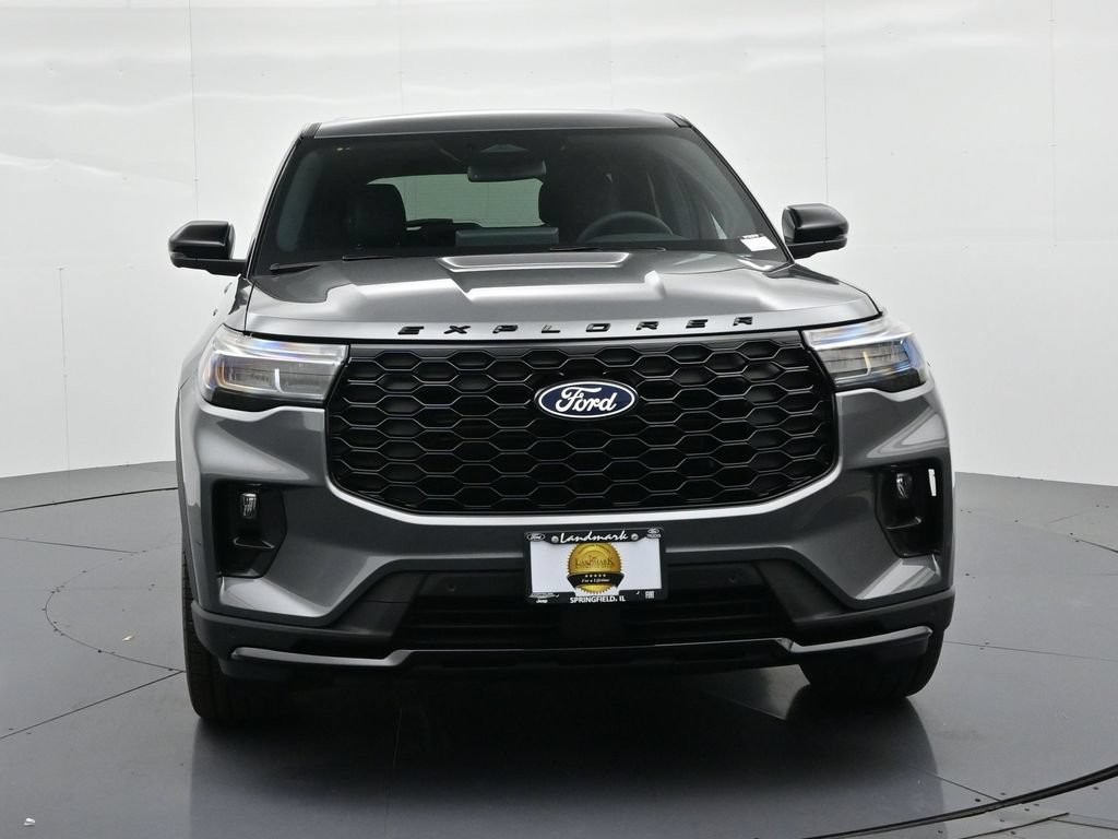 Ford Explorer Vehicle Full-screen Gallery Image 3