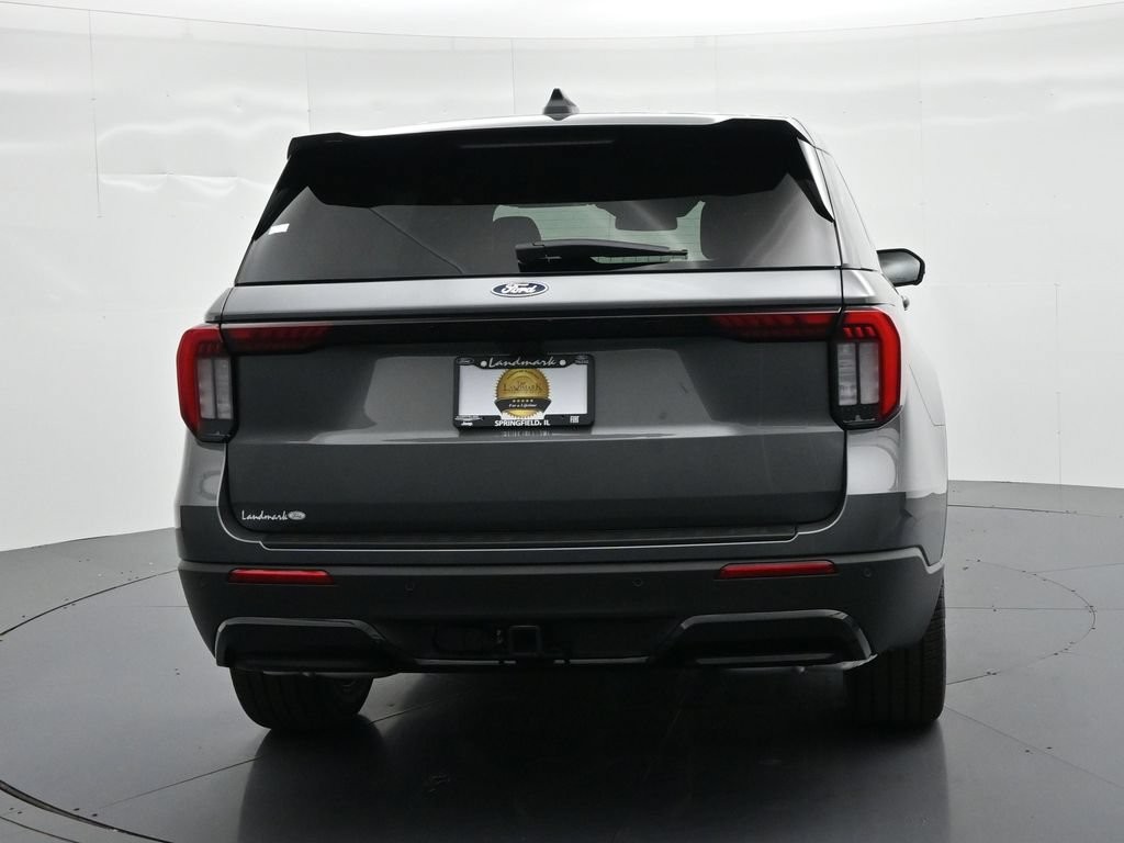 Ford Explorer Vehicle Full-screen Gallery Image 7