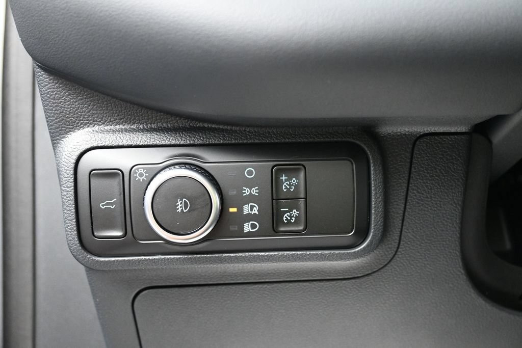 Ford Explorer Vehicle Full-screen Gallery Image 15