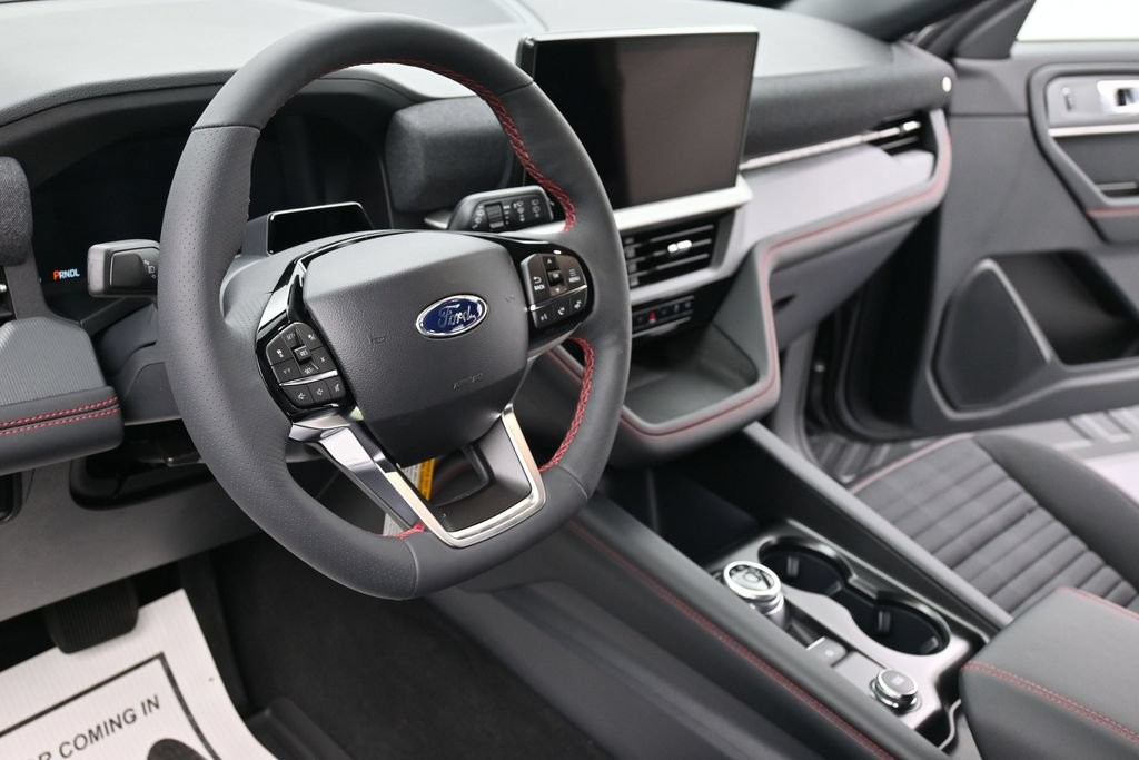 Ford Explorer Vehicle Full-screen Gallery Image 17